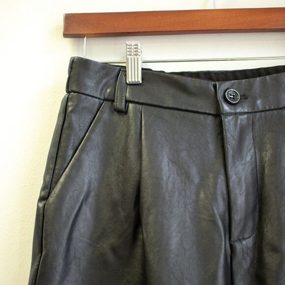 Fashion Cloths High-Rise Straight-Fit Faux Leather Pants Size Women's Large - Picture 3 of 6